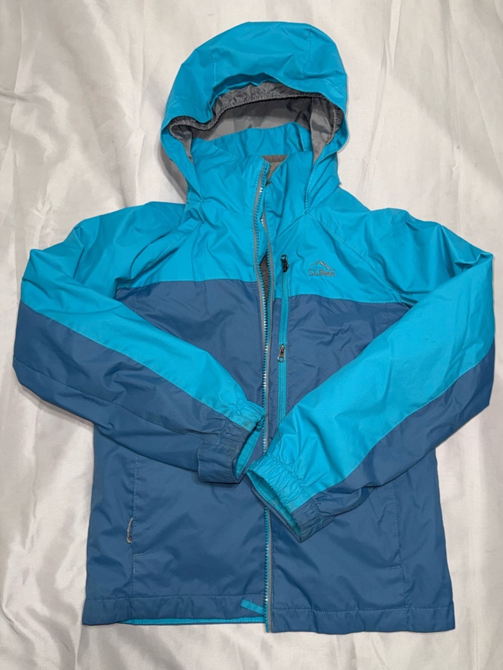 GUC | L.L. Bean Kids Two-Tone Teal and Sky Blue Hooded Rain Jacket | size 8